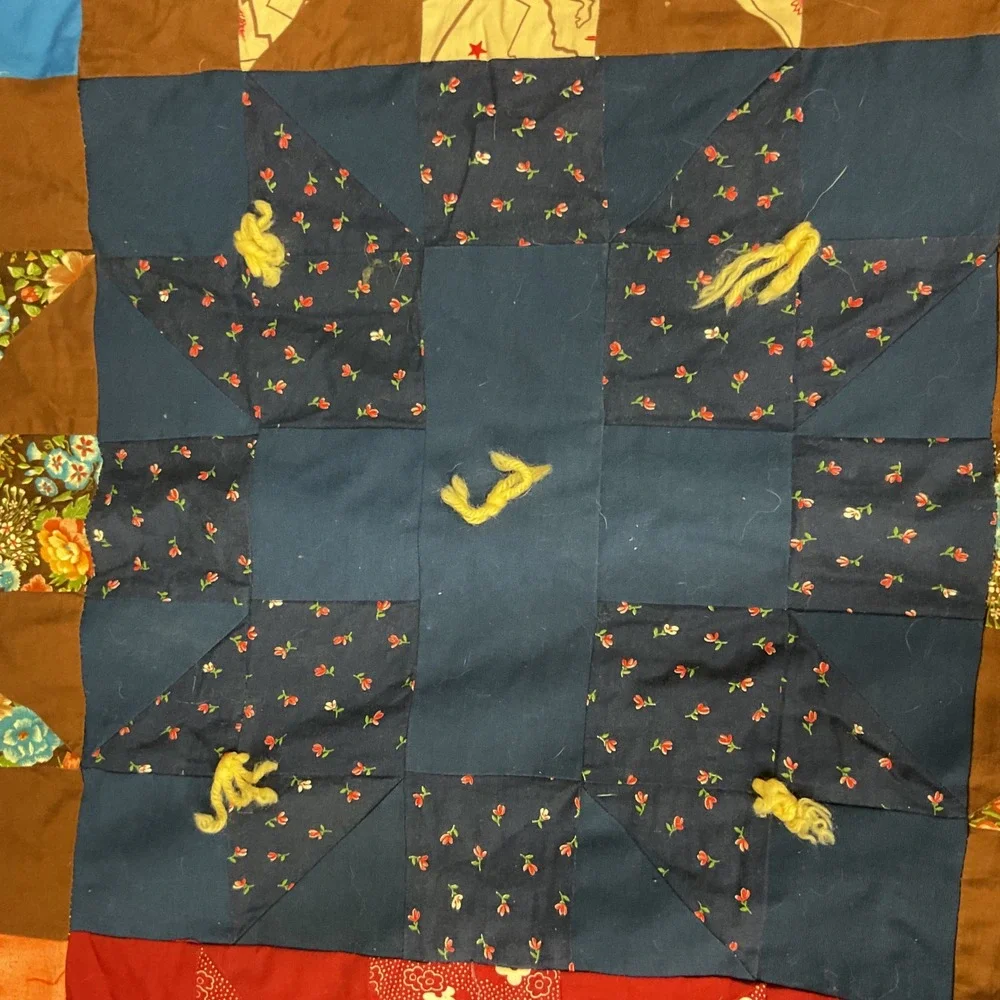 Vintage Handmade‎ Bears Paw Patchwork Quilt 1940s-1950s Cotton Hand-Tied Full Sz